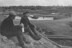 Uittajat tauolla, v. 1938, Nokia Oy, puunjalostusteollisuus